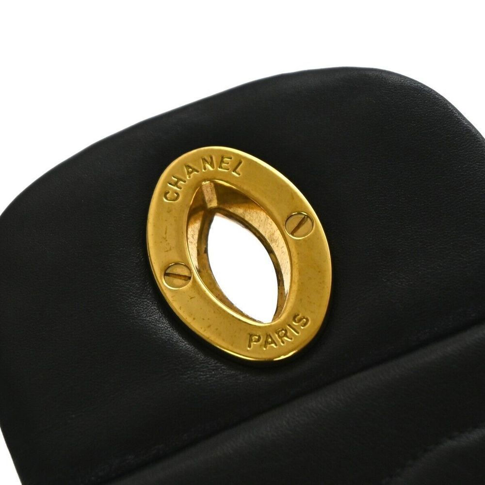 CHANEL Matelasse Handbag - Picture 15 of 16